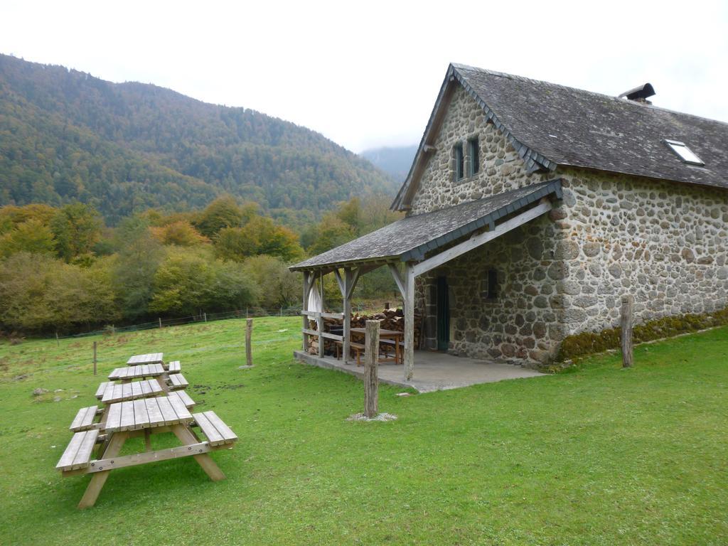 Les Chalets De La Foret D'Issaux Osse-en-Aspe Exteriör bild